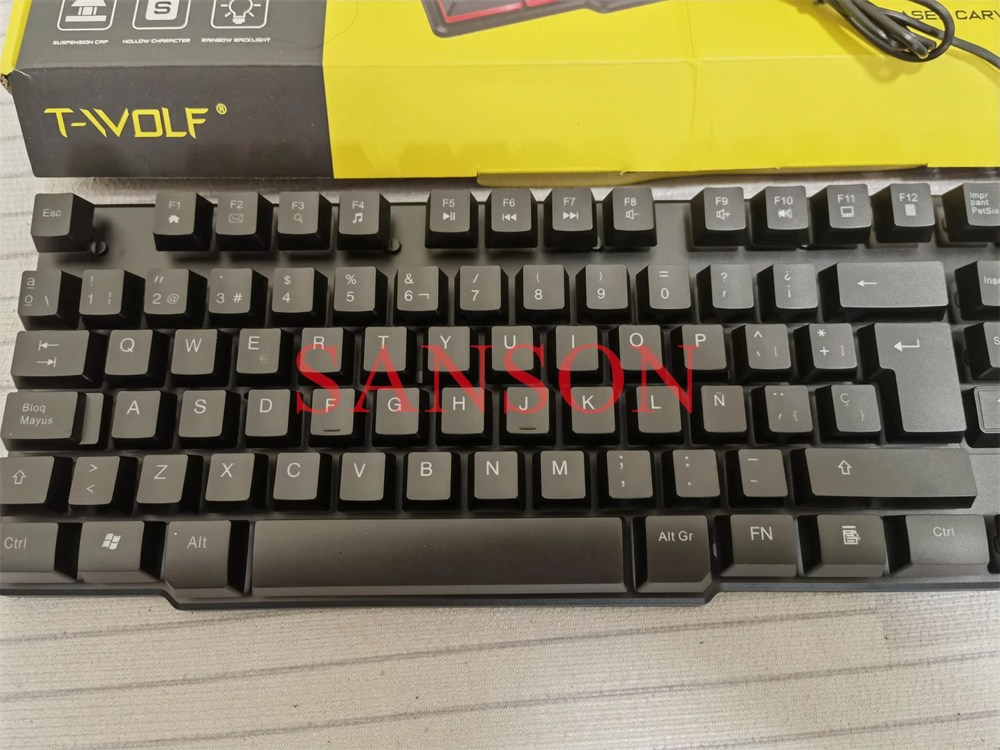 Spanish Keyboard with Ñ Russian Keyboard ISO 100% Layout 104 Keys Spanish Russian Gaming Keyboard Mouse Kit Backlight Wired T20