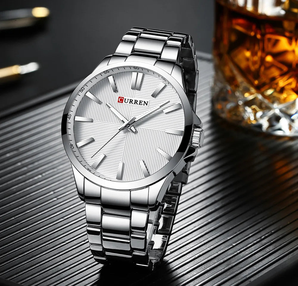 CURREN-miestenkello – Ylellinen, vesitiivis, sotilastyylinen, ruostumattomasta teräksestä valmistettu – Urheilullinen rannekello (tuotenro 8322)