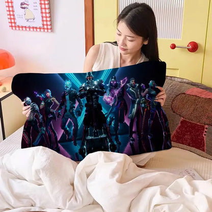 Cartoon-Game F-FortniteS aus schnelltrocknendem Polyester, rutschfest, hochwertiges Kissenhandtuch, rutschfester Kissenbezug, sicher befestigt.