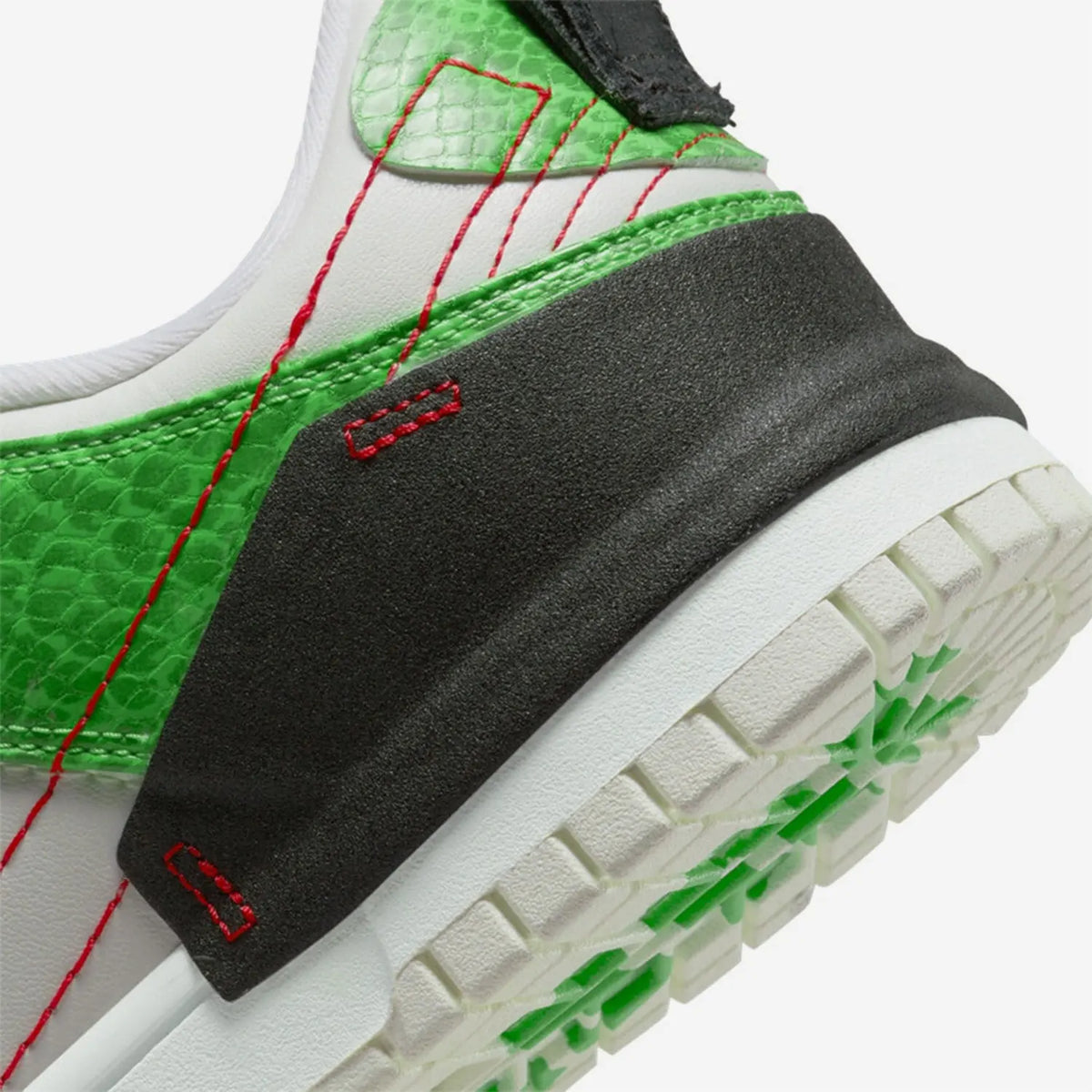 Originální unisexové retro tenisky Nike Dunk Disrupt2 s hadím potiskem, nízký svršek, model DV1491-101