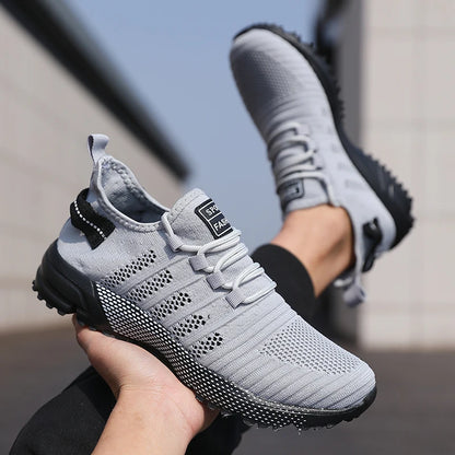 Lediga sneakers för män i mesh, lätta och ventilerande, med mjuk sula – slip-on-löparskor, låga loafers och träningsskor för män