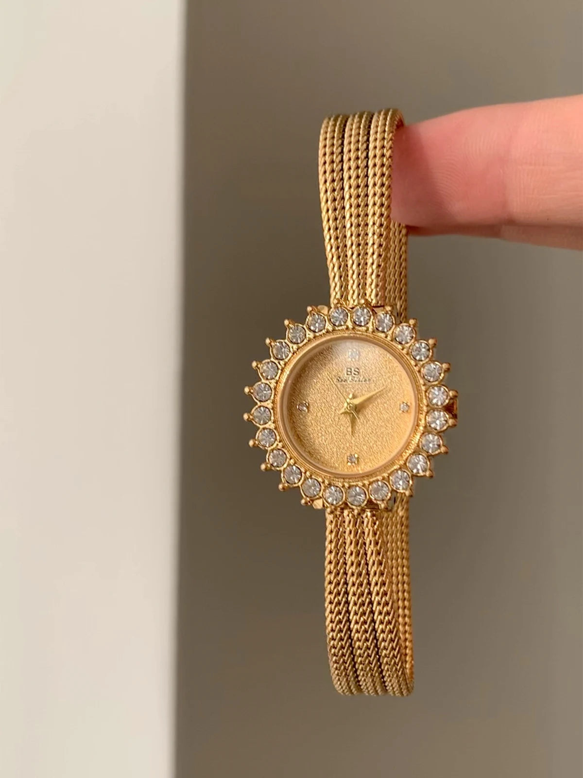 2025 Luxury Elegant Women's Watches Sunflower Diamond Unique Strap  Ladies' Watch Luxury Gift Clock Wristwatches