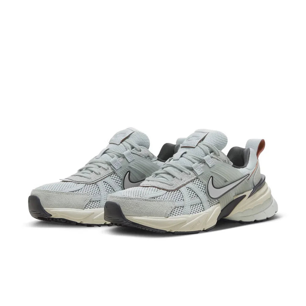 Nike W V2K RUN Scarpe da corsa casual da donna per lo stile di vita atletico: antiscivolo, resistenti e traspiranti FN6703-003