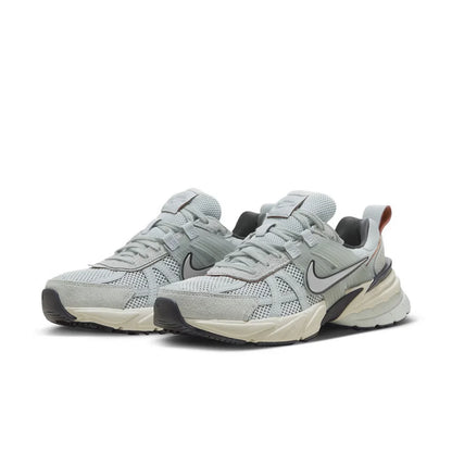 Nike W V2K RUN Scarpe da corsa casual da donna per lo stile di vita atletico: antiscivolo, resistenti e traspiranti FN6703-003