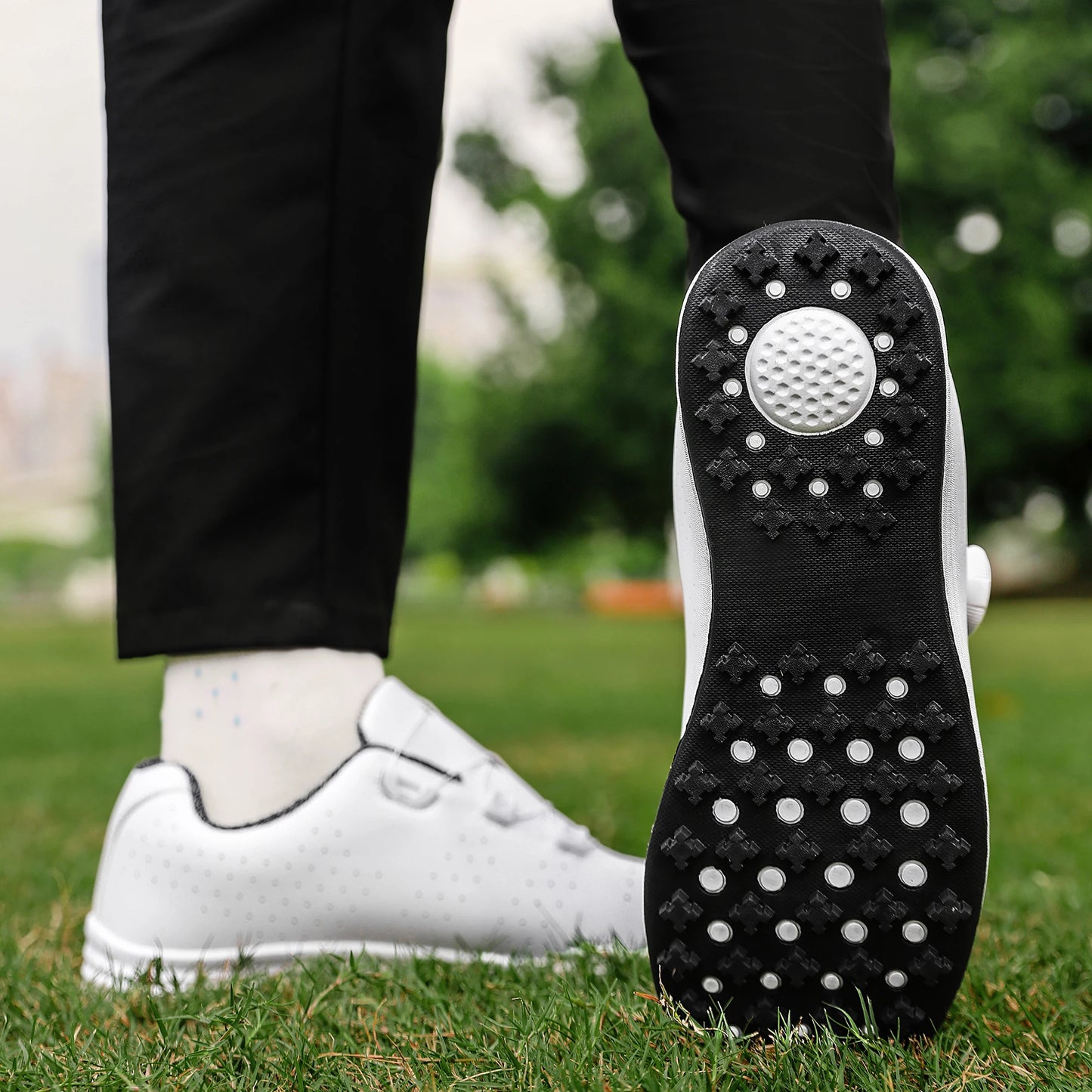 Golf shoes for Fashionable Outdoor use for both Men and Women, With Anti-slip Design, Suitable for Mountain Climbing and Hiking
