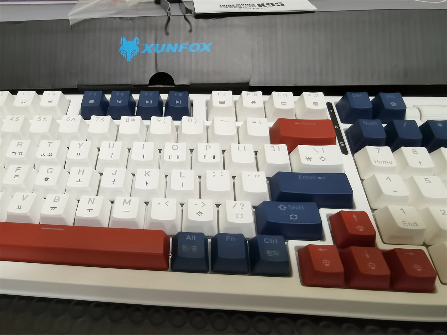 Wireless Mechanical Keyboard 96 Keys 100% Layout Spanish Russian Korean Arabic Mechanical Keyboard Bluetooth RGB K95 2000mAh