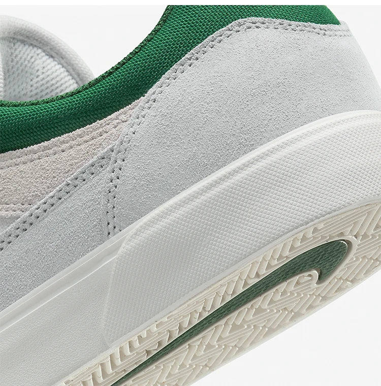 Nike Authentic SB Malor – slitstarka sportskor med snörning och låg skaft för män FV6064-100