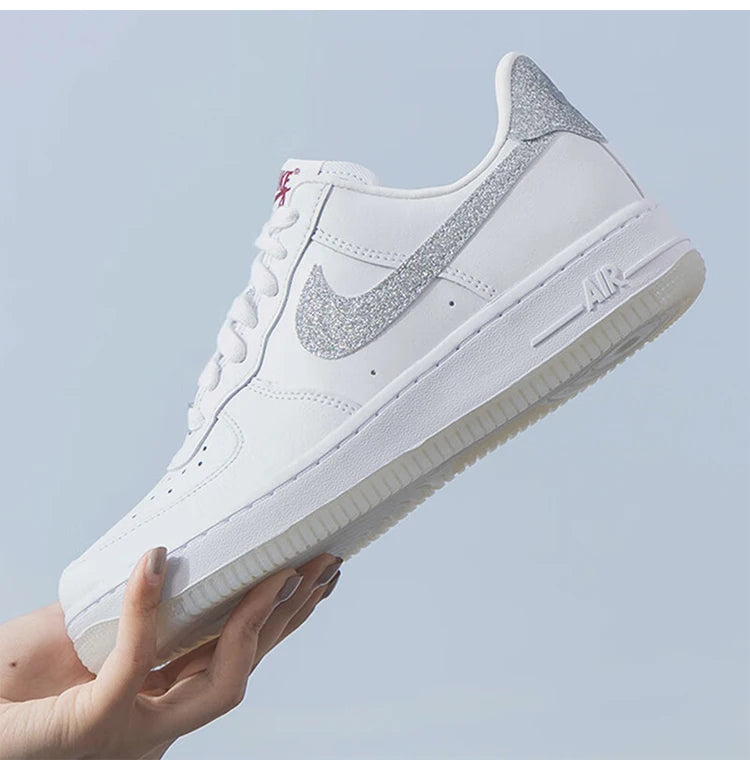 Originální nové dámské klasické minimalistické volnočasové tenisky Nike HQ3461-191