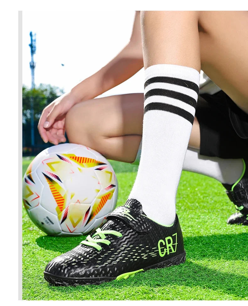 Nouvelles chaussures de football pour enfants, chaussures de sport d'extérieur, chaussures de football pour garçons et filles, chaussures de football à boucles, chaussures de futsal, pointures 28-39