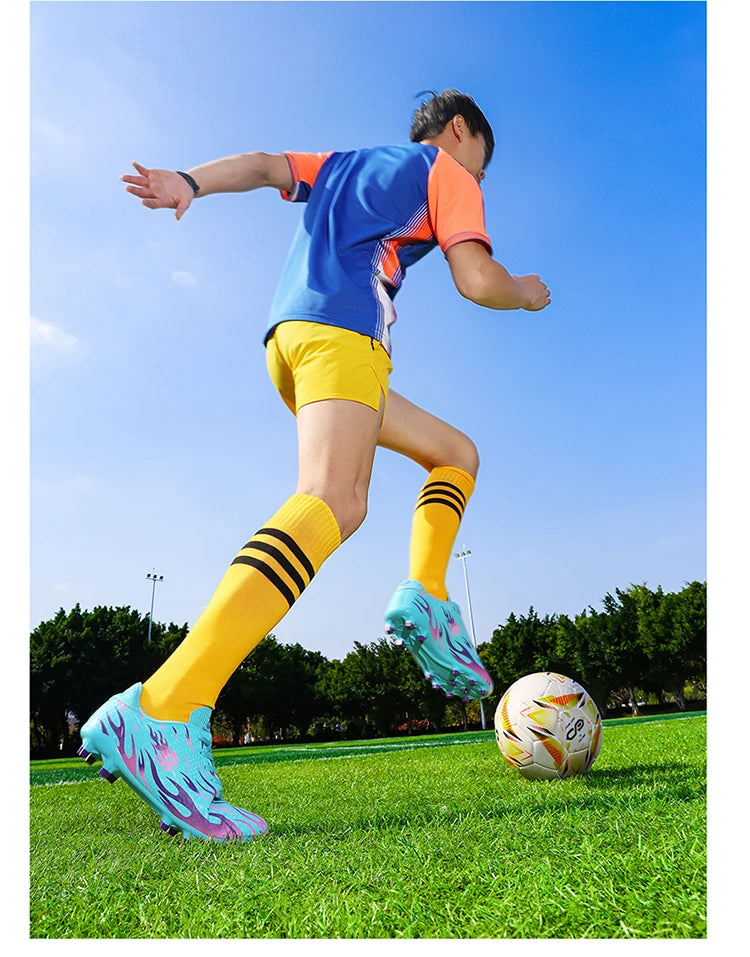 New Man Soccer Shoes Professional Football Boots Sneakers Comfortable Outdoor Match Match Boys Non-Slip Sports Shoes Unisex