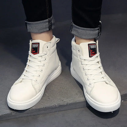 2025 new  Breathable soft sole Men's Casual Sports Shoes Korean Fashion Student jogging shoes youth board shoes
