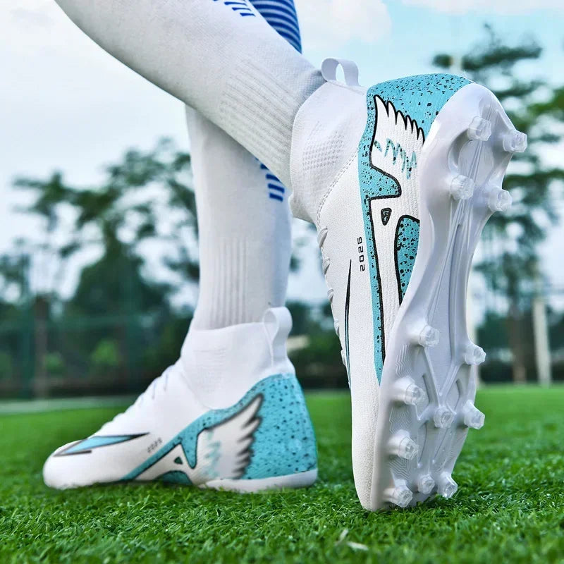 Nouvelles chaussures de football pour hommes, chaussures de sport d'extérieur, ultra-légères, de haute qualité, à cheville haute, chaussures de football en salle antidérapantes, futsal antidérapant.