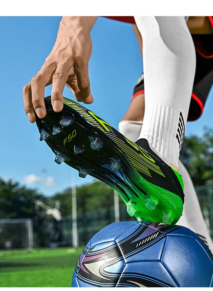 Nouvelles chaussures de football pour hommes, baskets antidérapantes, chaussures d'entraînement, bottes de football très vendues, crampons légers de haute qualité pour matchs sur gazon, mi-hautes pour l'extérieur