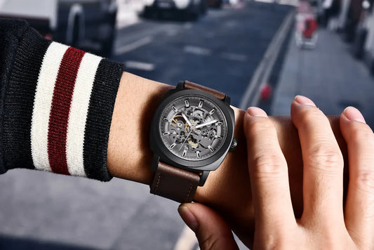 BENYAR Herrenuhr – Mechanische Luxusuhr mit Automatikaufzug, „Skelett“-Modell mit Tourbillon, wasserdicht bis 30 m, Lederarmband, sportlicher Stil.