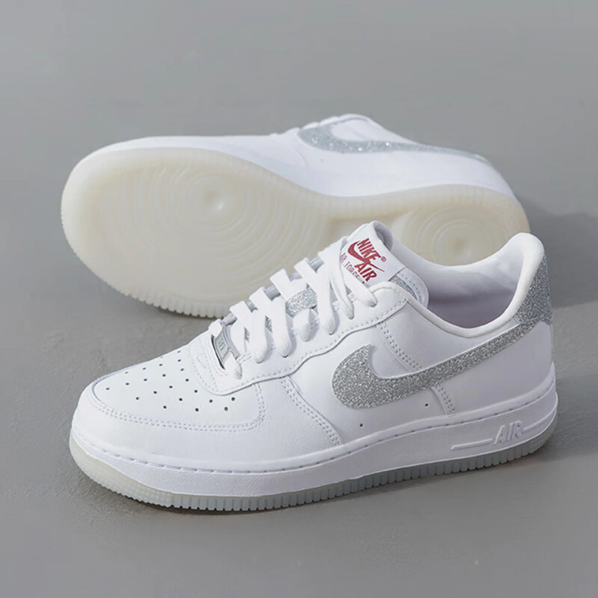 Originální nové dámské klasické minimalistické volnočasové tenisky Nike HQ3461-191