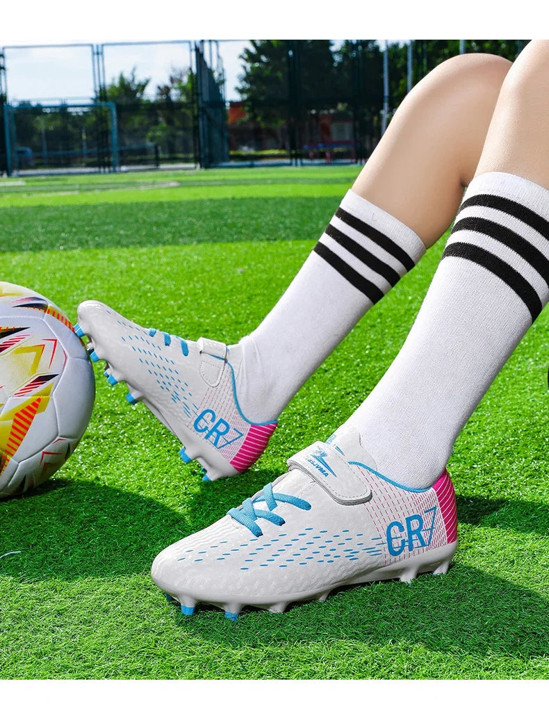 Nouvelles chaussures de football pour enfants, chaussures de sport d'extérieur, chaussures de football pour garçons et filles, chaussures de football à boucles, chaussures de futsal, pointures 28-39