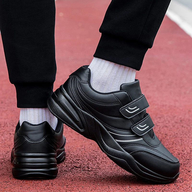 Sneakers da uomo in pelle regolabili con chiusura a strappo, scarpe sportive casual, sneakers bianche, scarpe da ginnastica sportive da uomo