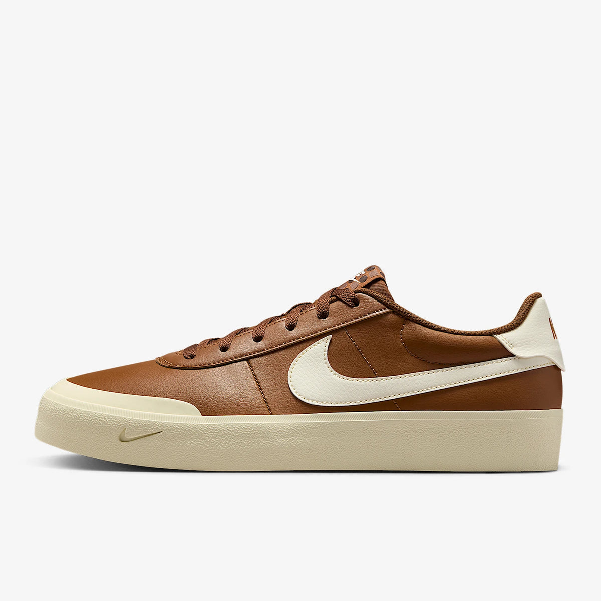 Nike originalne moške retro lahke superge Court Shot FQ8146-201