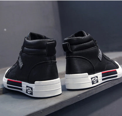 2025 new  Breathable soft sole Men's Casual Sports Shoes Korean Fashion Student jogging shoes youth board shoes