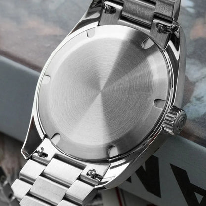 Hodinky Watchdives WD0006, stroj VH31 s plynulým chodem sekundové ručky, vypouklé safírové sklo, luminiscenční povlak BGW9, vodotěsnost 10 barů, 38 mm, vintage styl
