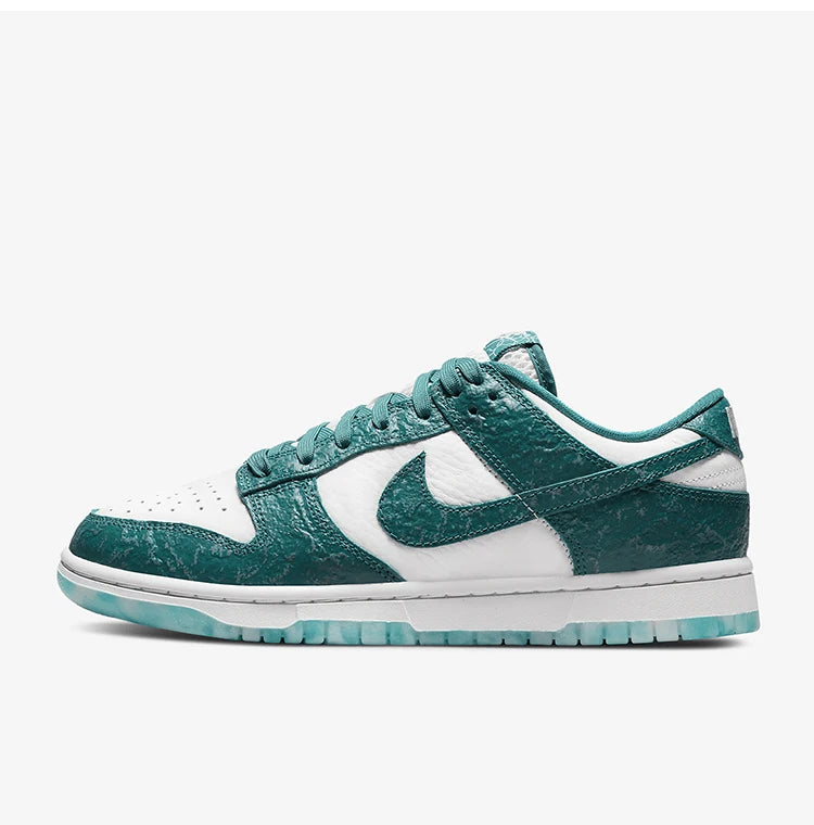 Nike Official Authentic Dunk Low Γυναικεία Ελαφριά Αθλητικά Παπούτσια με Αντικραδασμική Προστασία σε Ρετρό Στυλ DV3029-100