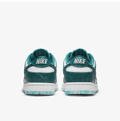 Nike Official Authentic Dunk Low Γυναικεία Ελαφριά Αθλητικά Παπούτσια με Αντικραδασμική Προστασία σε Ρετρό Στυλ DV3029-100