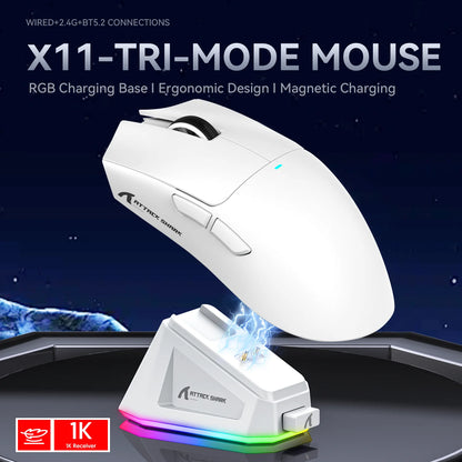 Attack Shark X11 hárommódú gaming egér mágneses töltődokkolóval, PixArt PAW3311 érzékelővel, 22K DPI, BT/2.4Ghz/vezetékes, PC/MAC-hez