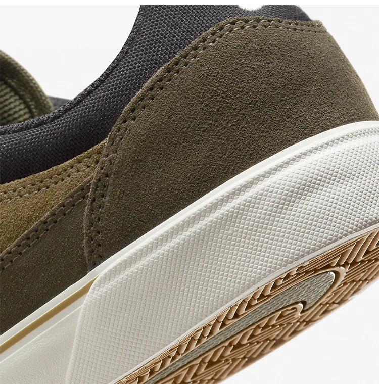 Nike Authentic SB Malor – slitstarka sportskor med snörning och låg skaft för män FV6064-100