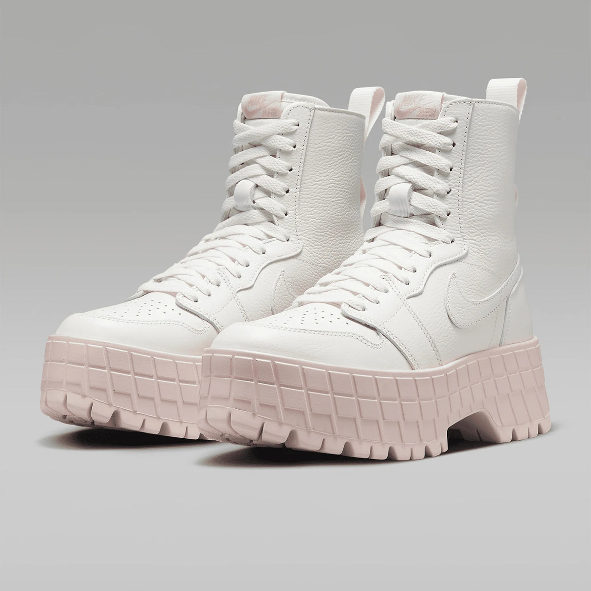 Γυναικείες μπότες Nike Air Jordan με μαλακή επένδυση και ανθεκτική παχιά σόλα FJ5737-116