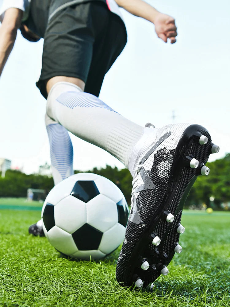 Zapatillas de fútbol para hombre, tacos de alto rendimiento, calzado profesional de fútbol sala, botas rápidas para campo de fútbol, zapatillas originales de entrenamiento para niño