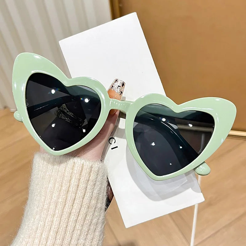 New Vintage Retro Instagram Heart-Shaped Transparent Pink Shiny Sunglasses for Girls Beach Party Birthday Photo Fashion Eyewear