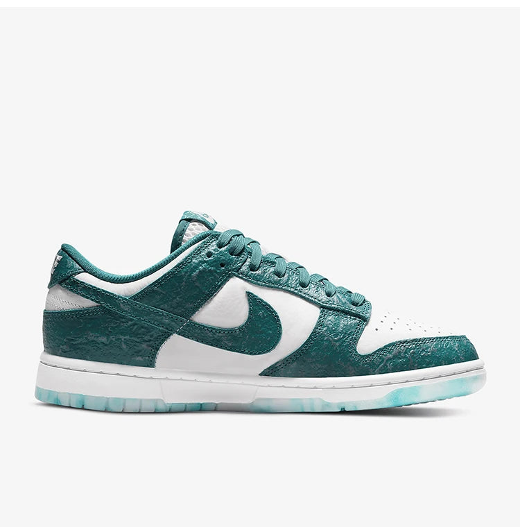 Nike Official Authentic Dunk Low Γυναικεία Ελαφριά Αθλητικά Παπούτσια με Αντικραδασμική Προστασία σε Ρετρό Στυλ DV3029-100