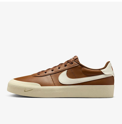 Nike originalne moške retro lahke superge Court Shot FQ8146-201