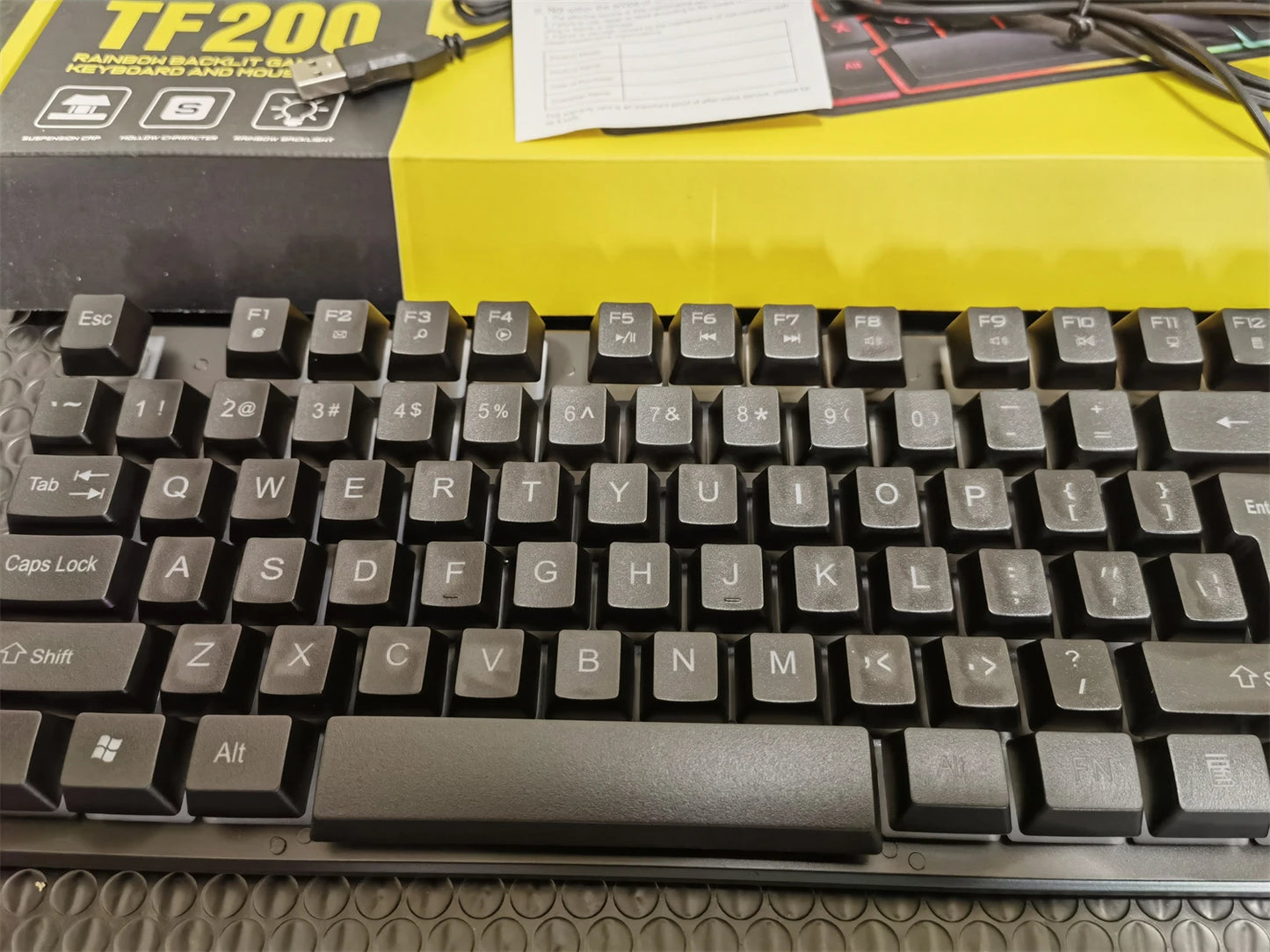 Spanish Keyboard with Ñ Russian Keyboard ISO 100% Layout 104 Keys Spanish Russian Gaming Keyboard Mouse Kit Backlight Wired T20