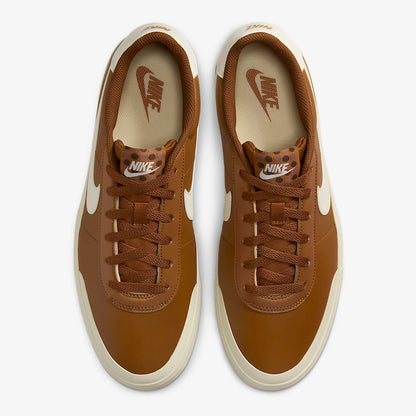 Nike originalne moške retro lahke superge Court Shot FQ8146-201