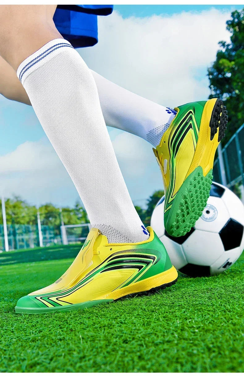 Nouvelles chaussures de football pour hommes, baskets de futsal, crampons de haute qualité, antidérapantes, chaussures de football d'intérieur, pour terrain synthétique, best-seller, montantes, pour extérieur