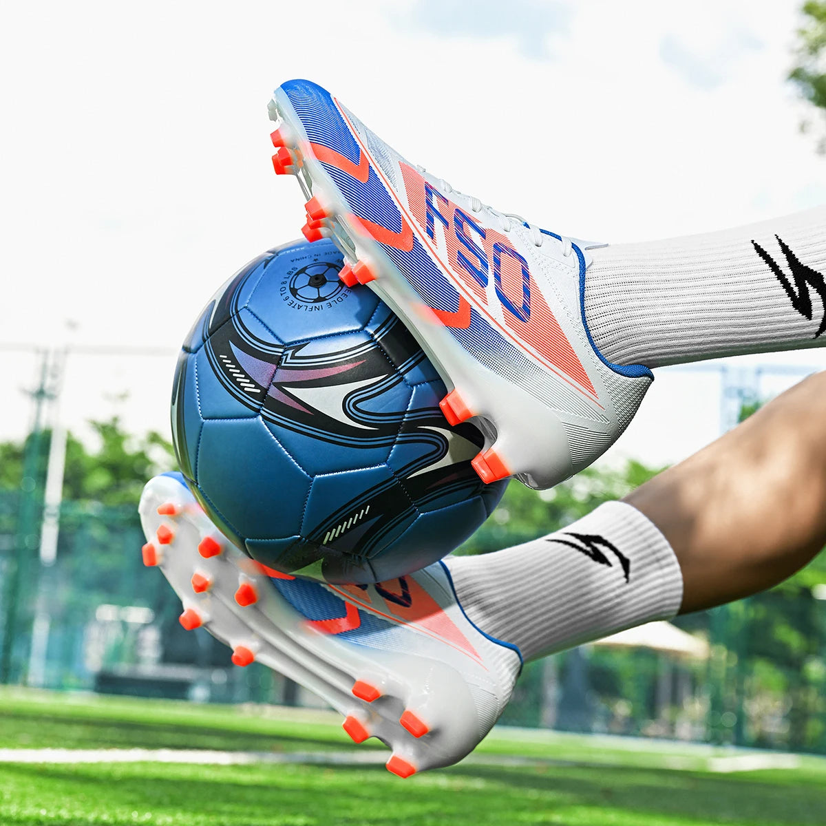 Chaussures de football AG/FG de style nouveau, crampons stables en TPU longs, unisexe, pour terrain de gazon extérieur, matchs et entraînements de football