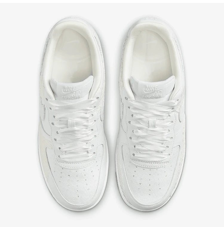 Nike Authentic Air Force 1 AF1 Sneakers classiche da donna con suola spessa HV6011-111