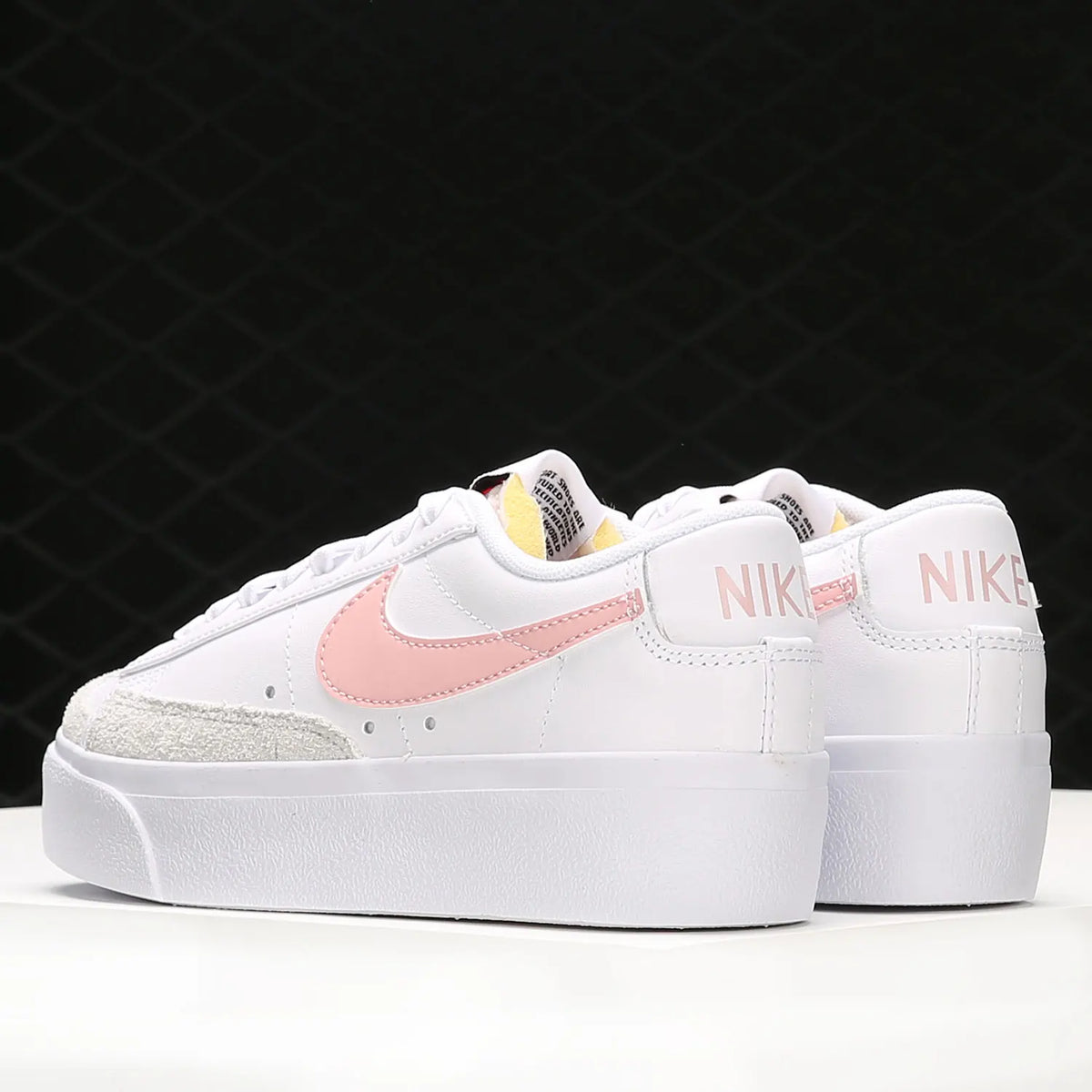Uradni ženski udobni športni copati Nike Blazer Low-Top DJ0292-103