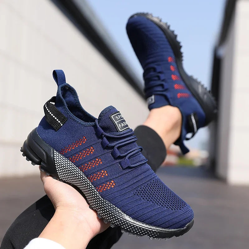 Lediga sneakers för män i mesh, lätta och ventilerande, med mjuk sula – slip-on-löparskor, låga loafers och träningsskor för män