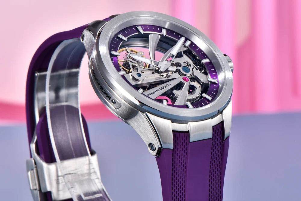 Herrklocka från PAGANI DESIGN – Mekanisk automatisk lyxmodell av typen ”skelett” (öppen mekanism), utrustad med en tourbillon, safirglas med antireflexbehandling, vattentät och självlysande.