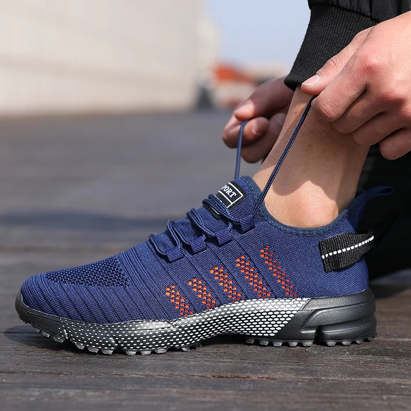 Lediga sneakers för män i mesh, lätta och ventilerande, med mjuk sula – slip-on-löparskor, låga loafers och träningsskor för män
