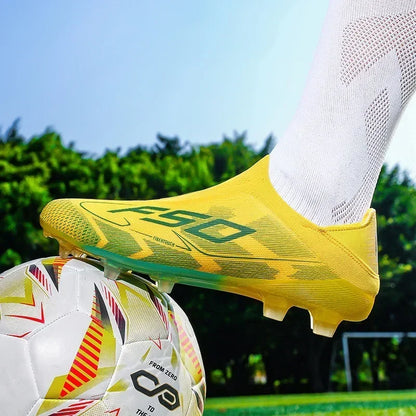 Nouvelles chaussures de football pour hommes, modèle tendance, de haute qualité, mi-hautes, légères, antidérapantes, crampons d'extérieur pour l'entraînement sur gazon.