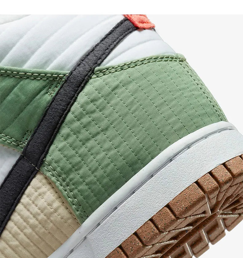 Nike Original DUNK HIGH LX NEXT Unisex-Sneaker mit Fleecefutter DN9909-100
