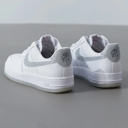 Originální nové dámské klasické minimalistické volnočasové tenisky Nike HQ3461-191