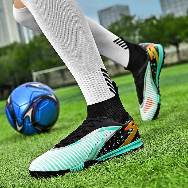 Nouvelles chaussures de football pour hommes, chaussures de sport, chaussures de futsal à cheville haute, chaussures de football de haute qualité, antidérapantes pour intérieur et extérieur, ultralégères, antidérapant