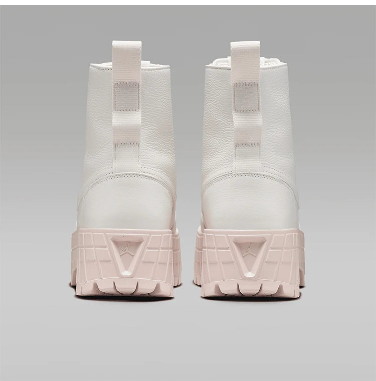 Γυναικείες μπότες Nike Air Jordan με μαλακή επένδυση και ανθεκτική παχιά σόλα FJ5737-116