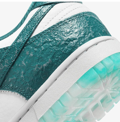 Nike Official Authentic Dunk Low Γυναικεία Ελαφριά Αθλητικά Παπούτσια με Αντικραδασμική Προστασία σε Ρετρό Στυλ DV3029-100