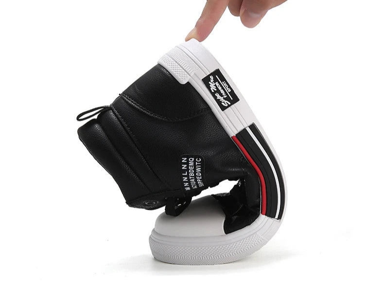 2025 new  Breathable soft sole Men's Casual Sports Shoes Korean Fashion Student jogging shoes youth board shoes