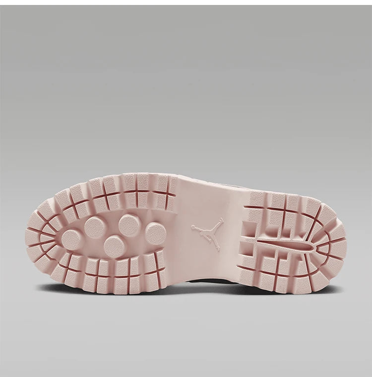 Γυναικείες μπότες Nike Air Jordan με μαλακή επένδυση και ανθεκτική παχιά σόλα FJ5737-116